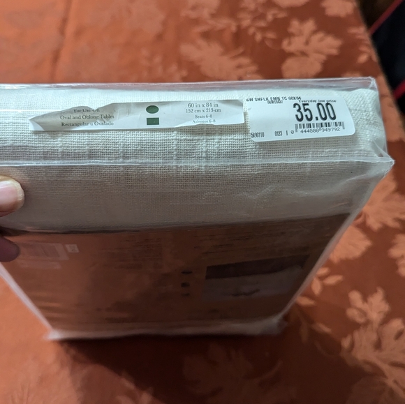 Bee and Willow Snowflake Embroidery Tablecloth 60 x 84 Oblong/Oval tables - Picture 2 of 7